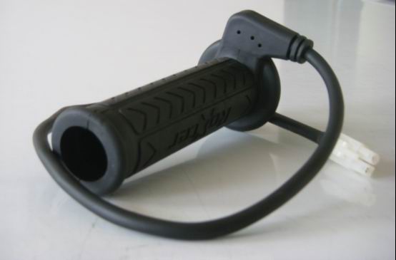 ���ºв������С�ɲ�ռ��̫��Ŀռ䣬�ܺ��ֻ��12mm,ֱ��Ϊ60mm������װ������ڵײ��������ַ��㣬���Ӳ��ϲ��ø߼����̲��ϣ����ױ��ѣ��ͺ����ȣ���ɫ�ɸ�����ͬ��ɫ�� 2����о�Ǽܣ�����о�Ǽ���ֱ��26mm ,�ɸ��ݿͻ������ְѹܣ�������ֱͬ��о�ӣ�о�Ӳ��ø߼����̲��ϣ������¶ȱ��ռ��͸�40�ȣ�����˿�������������о���ϣ�ʹ���Ⱦ��ȣ�о�����͵���-30��  ����120�㣬�����߳�����ǰ���֣���С��ֱ�������ڵ��ºУ�