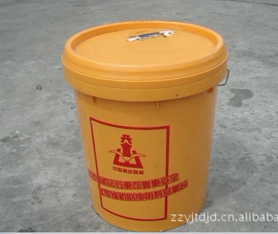 ��ѹ���͵����þ�������Ħ����֮���γ�һ�ֱ���Ĥ��������������֮��ֱ�ӽӴ����Ӷ�������Ħ�������ã��������ã�����ĥ��ʹ��е������ת�����ֱ���Ĥ��������������Ĥ����ѧ����Ĥ������Ĥ��Ĥ�ĺ�ȼ�ǿ��ֱ��Ӱ�쵽�����á�