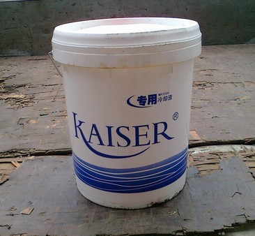 ��ѹ���͵����þ�������Ħ����֮���γ�һ�ֱ���Ĥ��������������֮��ֱ�ӽӴ����Ӷ�������Ħ�������ã��������ã�����ĥ��ʹ��е������ת�����ֱ���Ĥ��������������Ĥ����ѧ����Ĥ������Ĥ��Ĥ�ĺ�ȼ�ǿ��ֱ��Ӱ�쵽�����á�