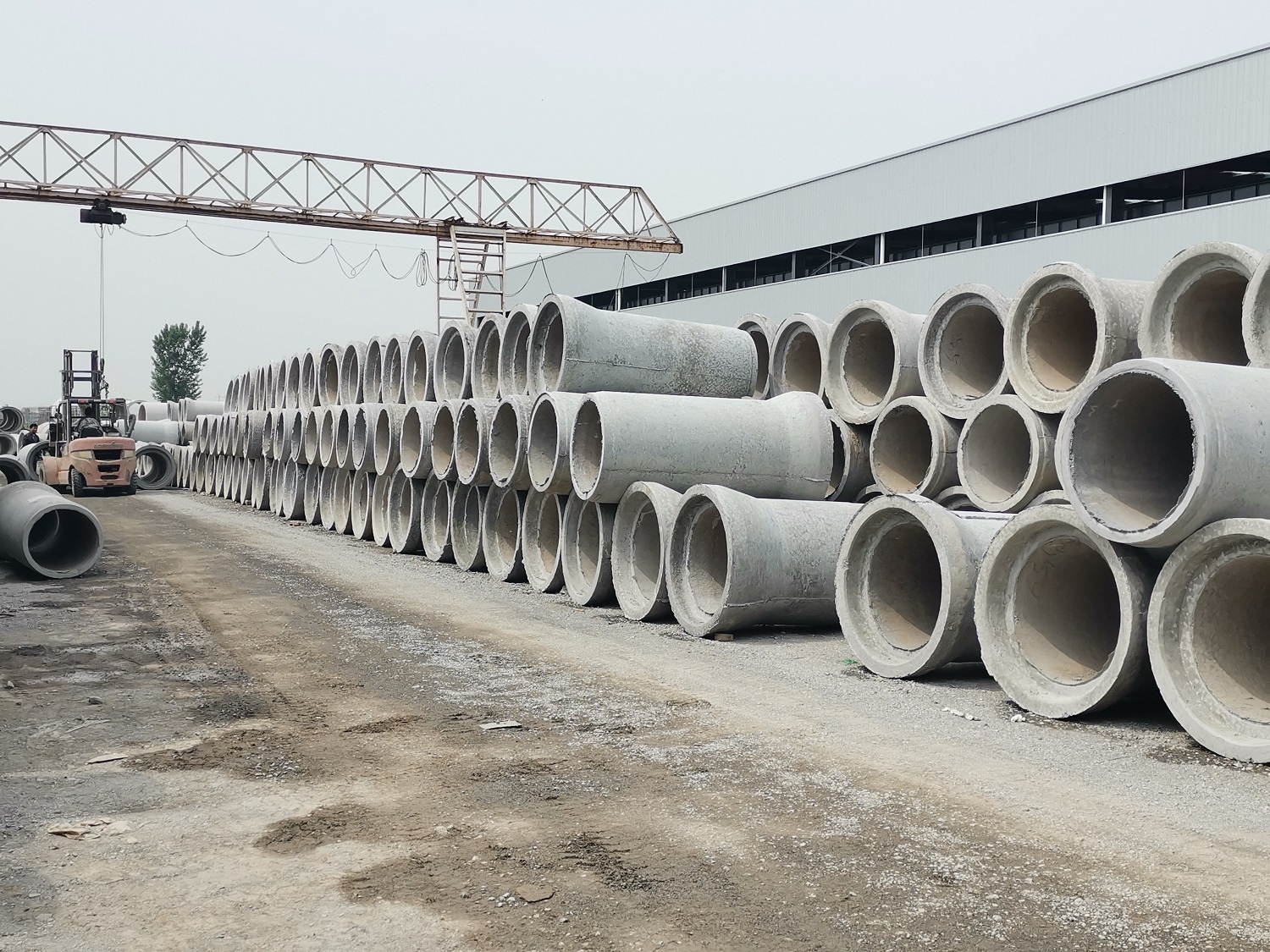 ˮ��ܵ��ֳ�ˮ��ѹ���ܡ��ֽ�������ܣ���������Ϊ���н��轨������ˮ�ܵ�����������ˮ����Ѵ��ˮ�Լ�һЩ���⳧����ʹ�õ���ˮ�ܺ�ũ�������һ���Ϊ:ƽ�ڸֽ������ˮ��ܡ��ֽ������ˮ��ܡ��в�ڸֽ������ˮ��ܡ��ֳп�ˮ��ܡ�ƽ��ˮ��ܡ����ˮ��ܵȡ�