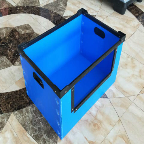 ���ܰ���Ҫ Ӧ���ڵ��ӣ���װ����е���Ṥ��������ʳƷ��ҽҩ��ũҩ���ҵ磬��棬װ�꣬�Ļ���Ʒ����ż��������﹤��ҽҩ�����ȸ�����ҵ������һ�����͵Ļ����Ͱ�װ���ϡ� PP�пհ���һ����ɫ�������ϣ�����Ӧ�÷ǳ��㷺���ڹ���Ŀǰ���������ã����������������ֽ��װ���ϣ����ڹ���һЩ��ҵҲ��������������װ�β����ã�PP�пհ���Ϊ��Ӧ�ù㷺��ʹ�÷��㣬�ֳ���ͨ�壬��㷺���ڹ�汳�����ľ߲��ϡ���ҵ��װ����Ʒ����ȣ��������������ת�䣬�ɲ�ж������䡢��Ʒ��װ���Լ������и���ȡ��пհ�һ����û�������Ⱦ�ɻ��������Ծ۱�ϩ��PP��������ϩ��HDPE����֬�͸��ָ����������ɣ�������һ�־�̼������PC���пհ壬�ֳ�����壬��������¡�塢PC�пհ壬���Ը����ܵĹ�������PC��֬�ӹ����ɣ�����͸���ȸߡ����ᡢ����������������ȡ���ȼ�����ϻ����ص㣬��һ�ָ߿Ƽ����ۺ����ܼ���׿Խ�����ܻ��������ϰ�ģ���Ŀǰ�������ձ���õ����Ͻ������ϡ�