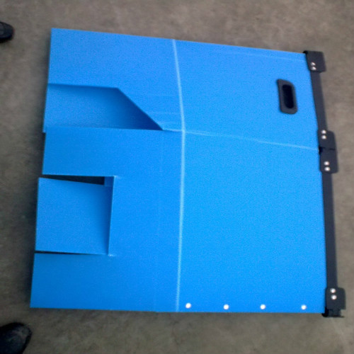 ���ܰ���Ҫ Ӧ���ڵ��ӣ���װ����е���Ṥ��������ʳƷ��ҽҩ��ũҩ���ҵ磬��棬װ�꣬�Ļ���Ʒ����ż��������﹤��ҽҩ�����ȸ�����ҵ������һ�����͵Ļ����Ͱ�װ���ϡ� PP�пհ���һ����ɫ�������ϣ�����Ӧ�÷ǳ��㷺���ڹ���Ŀǰ���������ã����������������ֽ��װ���ϣ����ڹ���һЩ��ҵҲ��������������װ�β����ã�PP�пհ���Ϊ��Ӧ�ù㷺��ʹ�÷��㣬�ֳ���ͨ�壬��㷺���ڹ�汳�����ľ߲��ϡ���ҵ��װ����Ʒ����ȣ��������������ת�䣬�ɲ�ж������䡢��Ʒ��װ���Լ������и���ȡ��пհ�һ����û�������Ⱦ�ɻ��������Ծ۱�ϩ��PP��������ϩ��HDPE����֬�͸��ָ����������ɣ�������һ�־�̼������PC���пհ壬�ֳ�����壬��������¡�塢PC�пհ壬���Ը����ܵĹ�������PC��֬�ӹ����ɣ�����͸���ȸߡ����ᡢ����������������ȡ���ȼ�����ϻ����ص㣬��һ�ָ߿Ƽ����ۺ����ܼ���׿Խ�����ܻ��������ϰ�ģ���Ŀǰ�������ձ���õ����Ͻ������ϡ�