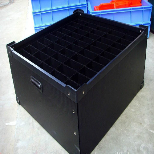 ���ܰ���Ҫ Ӧ���ڵ��ӣ���װ����е���Ṥ��������ʳƷ��ҽҩ��ũҩ���ҵ磬��棬װ�꣬�Ļ���Ʒ����ż��������﹤��ҽҩ�����ȸ�����ҵ������һ�����͵Ļ����Ͱ�װ���ϡ� PP�пհ���һ����ɫ�������ϣ�����Ӧ�÷ǳ��㷺���ڹ���Ŀǰ���������ã����������������ֽ��װ���ϣ����ڹ���һЩ��ҵҲ��������������װ�β����ã�PP�пհ���Ϊ��Ӧ�ù㷺��ʹ�÷��㣬�ֳ���ͨ�壬��㷺���ڹ�汳�����ľ߲��ϡ���ҵ��װ����Ʒ����ȣ��������������ת�䣬�ɲ�ж������䡢��Ʒ��װ���Լ������и���ȡ��пհ�һ����û�������Ⱦ�ɻ��������Ծ۱�ϩ��PP��������ϩ��HDPE����֬�͸��ָ����������ɣ�������һ�־�̼������PC���пհ壬�ֳ�����壬��������¡�塢PC�пհ壬���Ը����ܵĹ�������PC��֬�ӹ����ɣ�����͸���ȸߡ����ᡢ����������������ȡ���ȼ�����ϻ����ص㣬��һ�ָ߿Ƽ����ۺ����ܼ���׿Խ�����ܻ��������ϰ�ģ���Ŀǰ�������ձ���õ����Ͻ������ϡ�